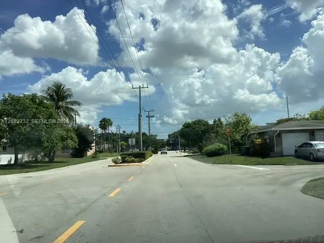 2 of 19 - 4915 Nw 47th Terrace, Tamarac, FL