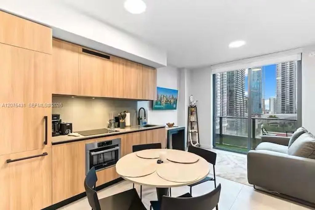 121 Ne 5th Street #1711, Miami