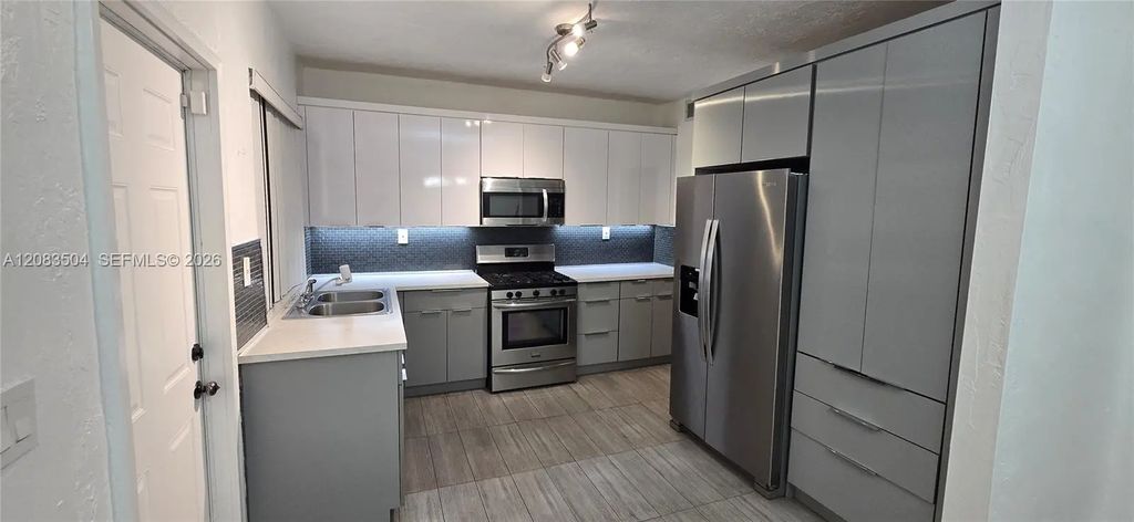 455 Ne 131st Street, North Miami
