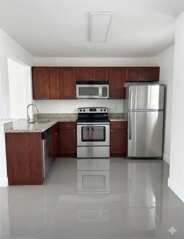 3 of 45 - 10325 Nw 11th Street #101, Pembroke Pines, FL