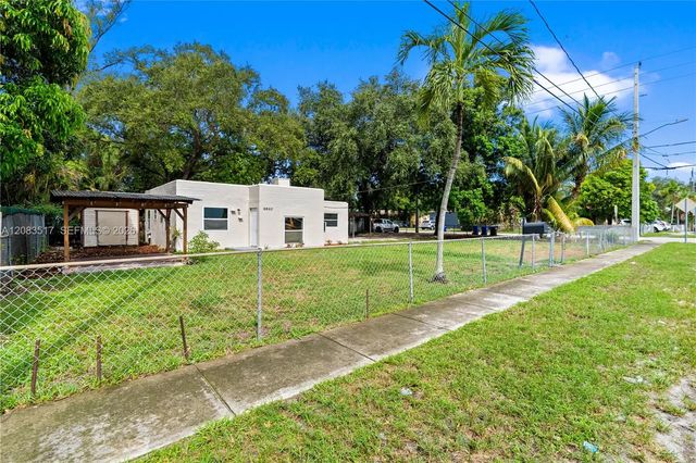 2 of 43 - 16860 Ne 3rd Court, North Miami Beach, FL