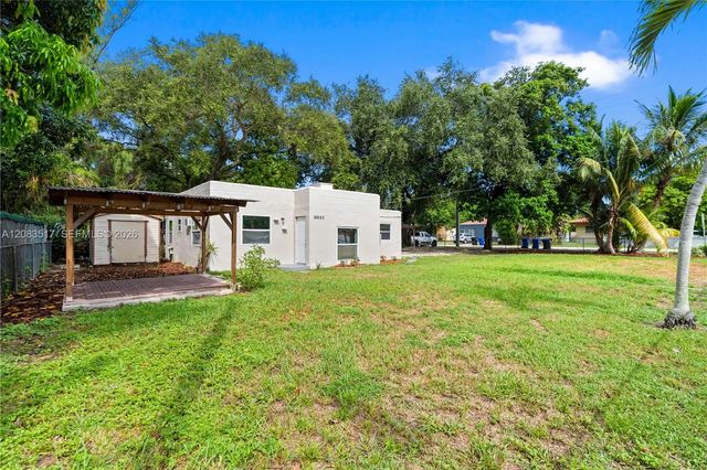 4 of 43 - 16860 Ne 3rd Court, North Miami Beach, FL