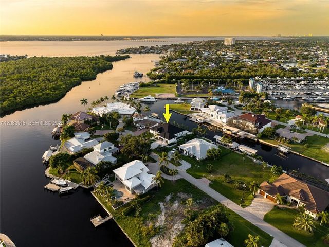 4 of 49 - 111 Montrose Drive, Fort Myers, FL