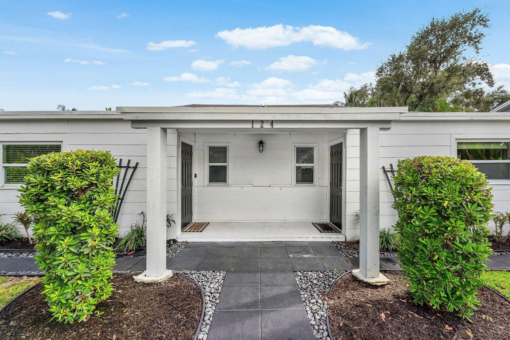 124 Mayfield Road #w, Lantana