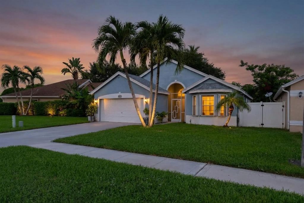 103 Saddle Trail, Royal Palm Beach