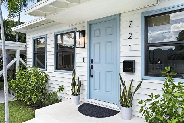 3 of 37 - 721 Dobbins Street, West Palm Beach, FL
