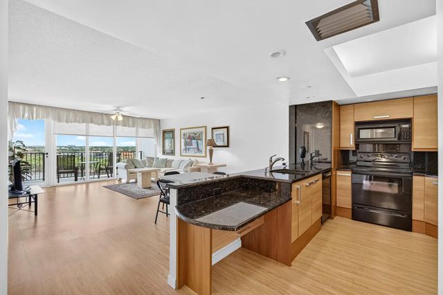 4 of 30 - 4750 S Ocean Boulevard #907, Highland Beach, FL