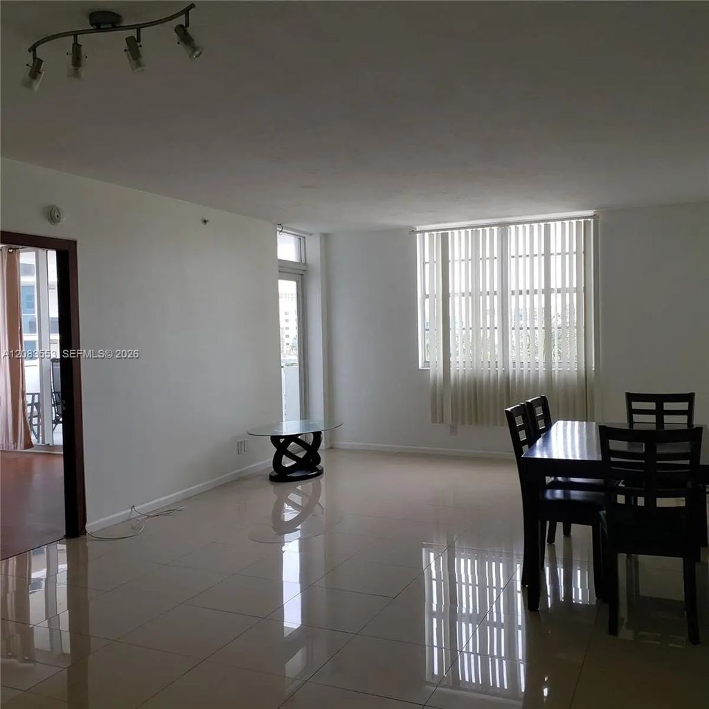 3001 S Ocean Drive #527, Hollywood
