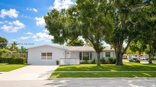 2 of 30 - 6921 Nw 5th Court, Margate, FL