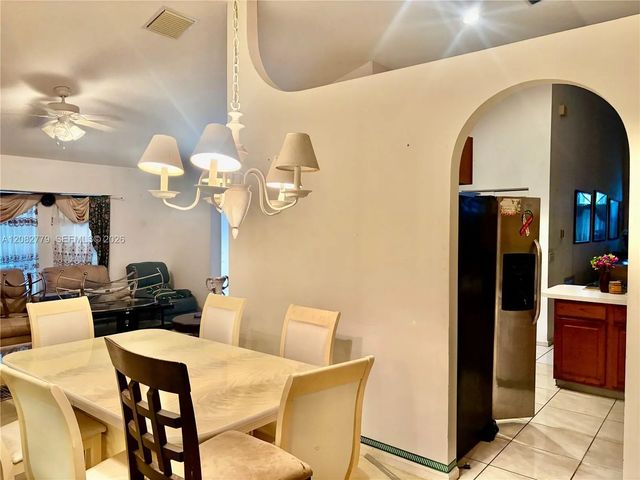 3 of 7 - 110 Hemingway Court, Royal Palm Beach, FL