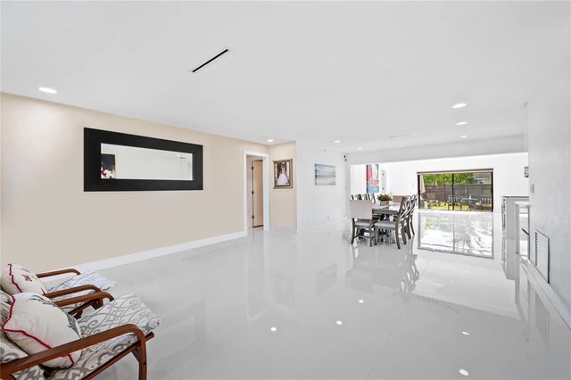 5 of 36 - 4314 Roosevelt Street, Hollywood, FL