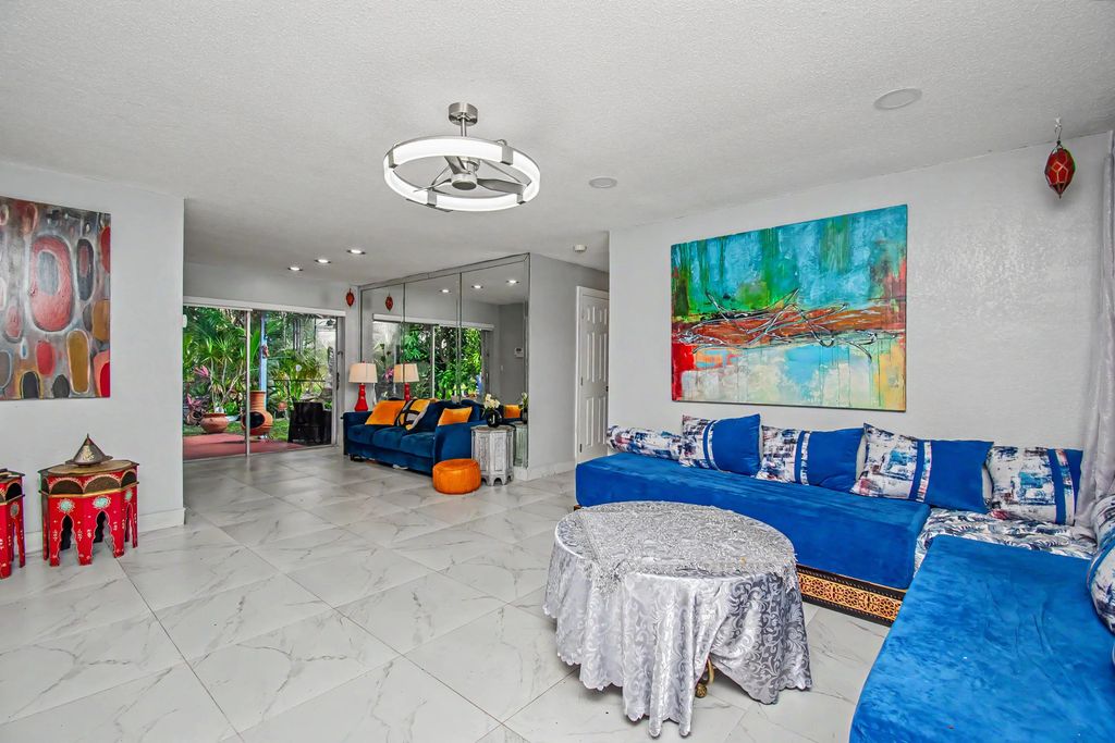 5704 Nw 47th Lane, Tamarac