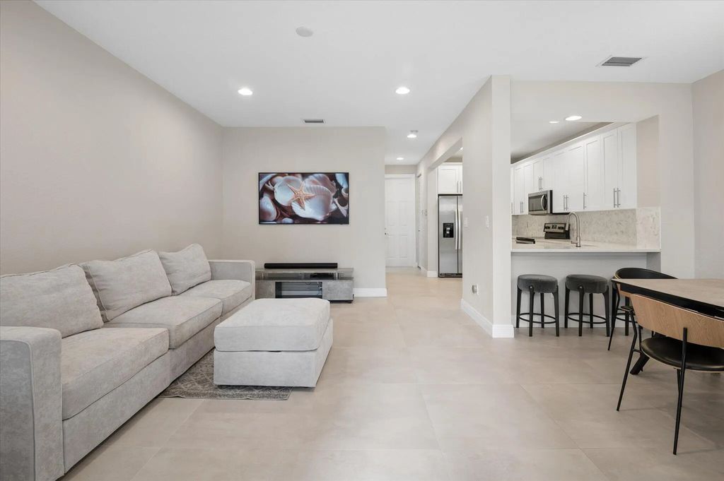 950 Marina Del Ray Lane #4, West Palm Beach