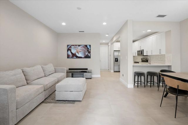 950 Marina Del Ray Lane #4, West Palm Beach