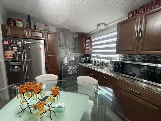 4 of 15 - 19800 Sw 180th Avenue #132, Miami, FL