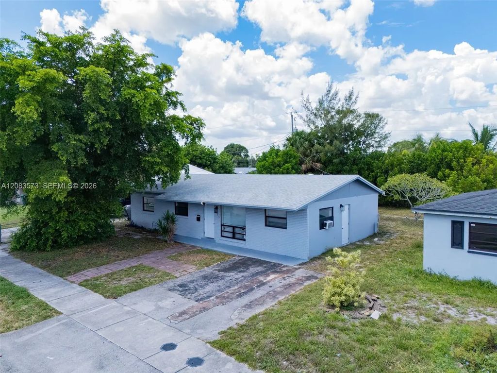 1421 Nw 32nd Avenue, Lauderhill