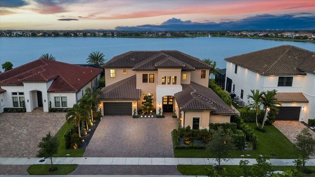 8590 W Parkland Bay Trail, Parkland
