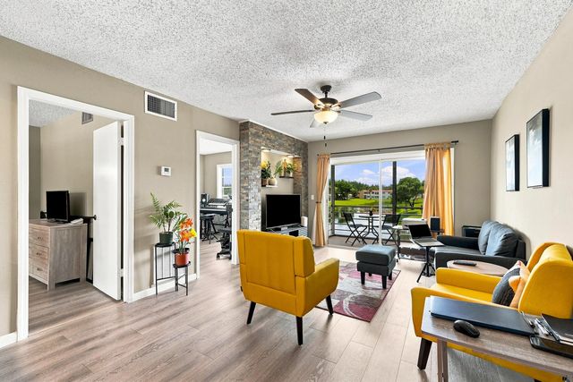 3 of 36 - 198 Lake Frances Drive, West Palm Beach, FL
