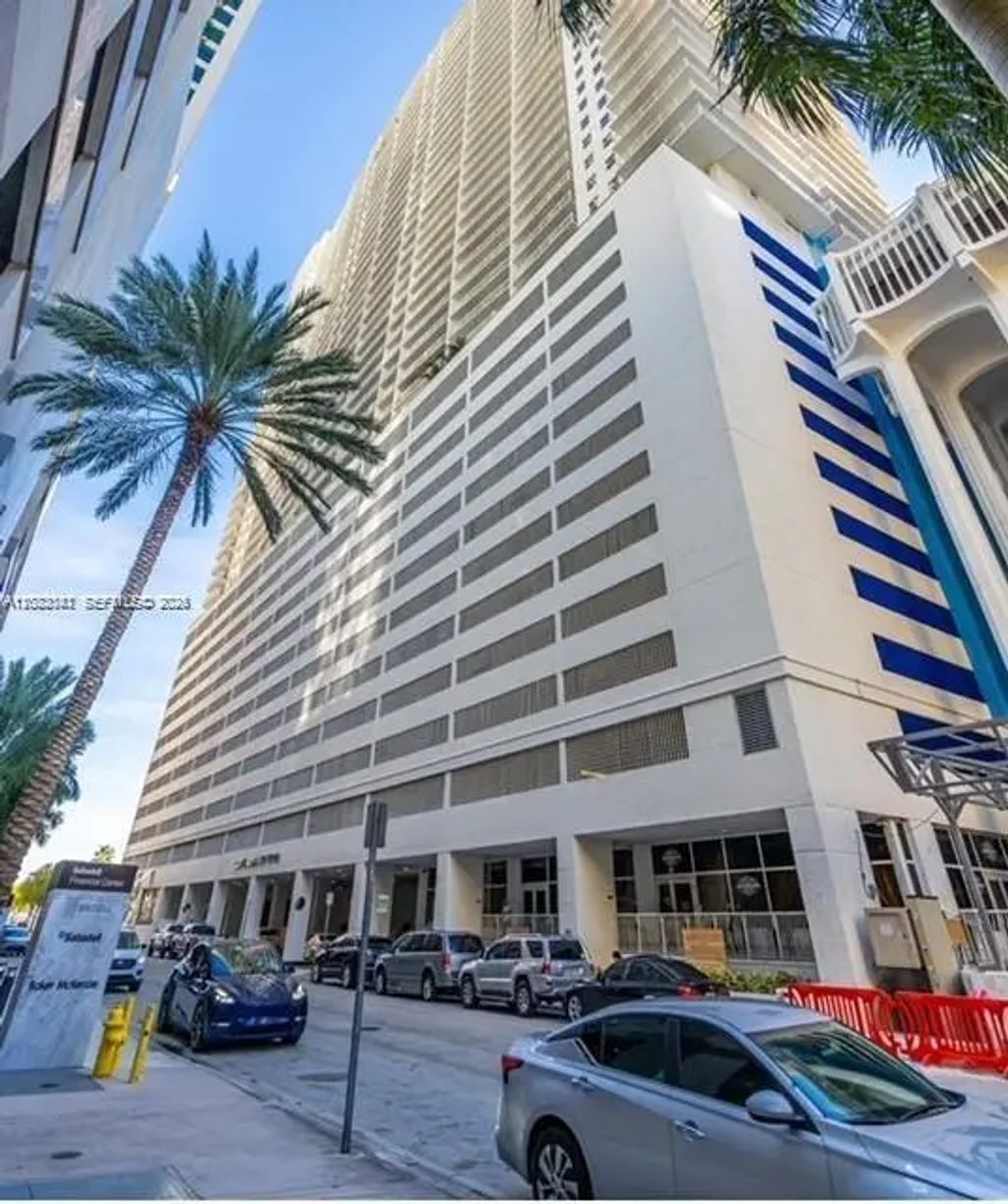 1200 Brickell Bay Drive #3206, Miami
