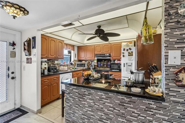 5 of 34 - 10442 Sunrise Lakes Boulevard #312, Sunrise, FL