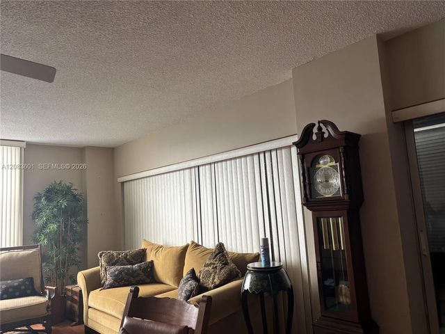 4 of 29 - 3800 Hillcrest Drive #1011, Hollywood, FL