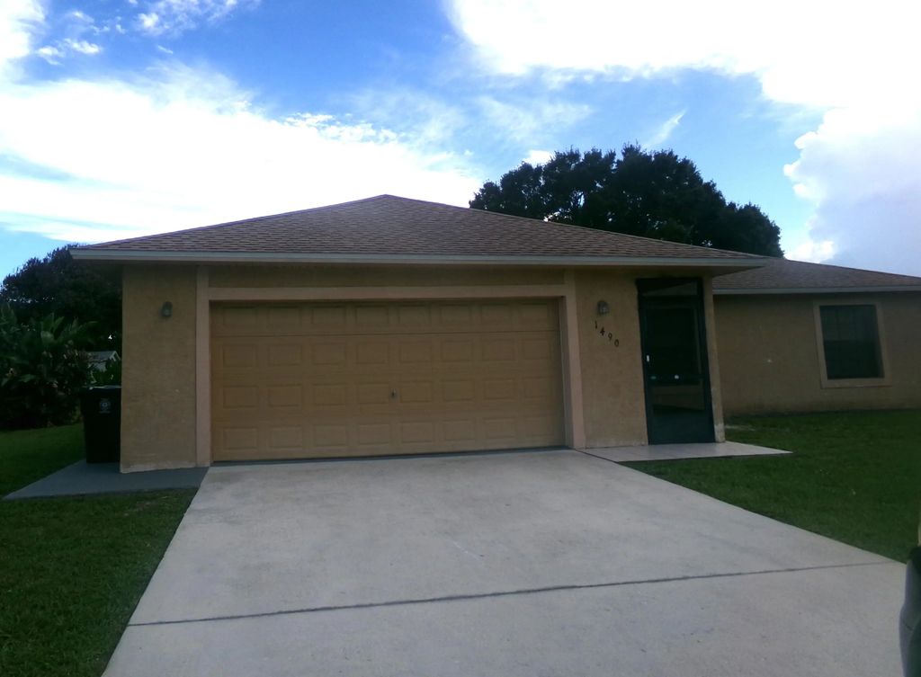 1490 Se Grapeland Avenue, Port St. Lucie