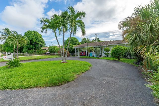 2 of 49 - 1318 Cardinal Lane, Lantana, FL