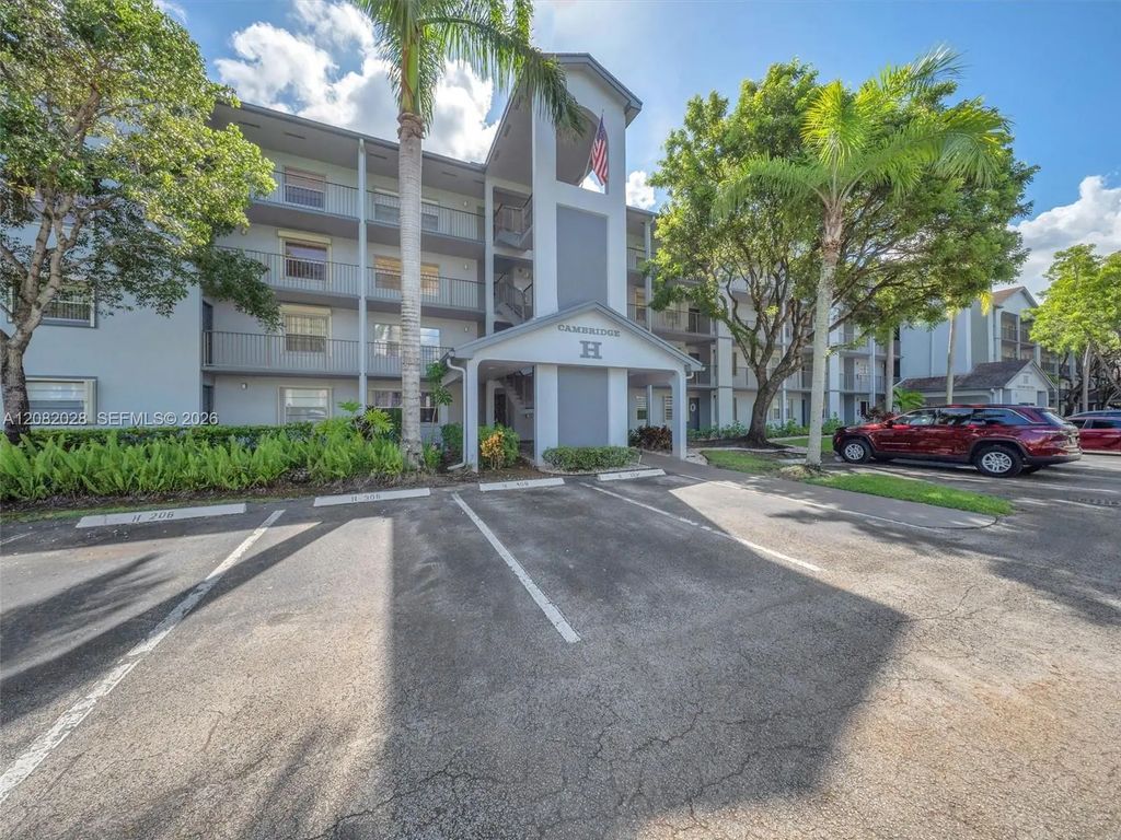 1401 Sw 128th Terrace #304h, Pembroke Pines