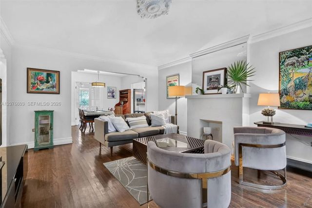 704 Ne 88th Street, Miami