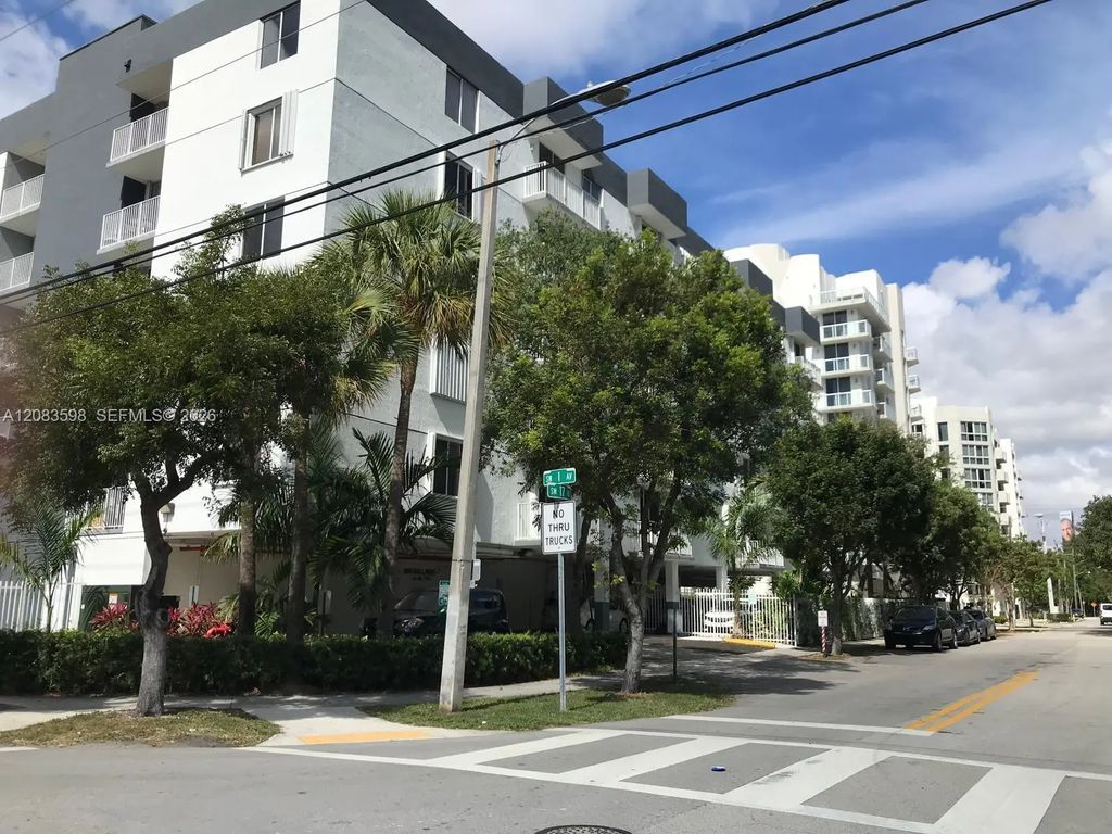 126 Sw 17th Road #302, Miami