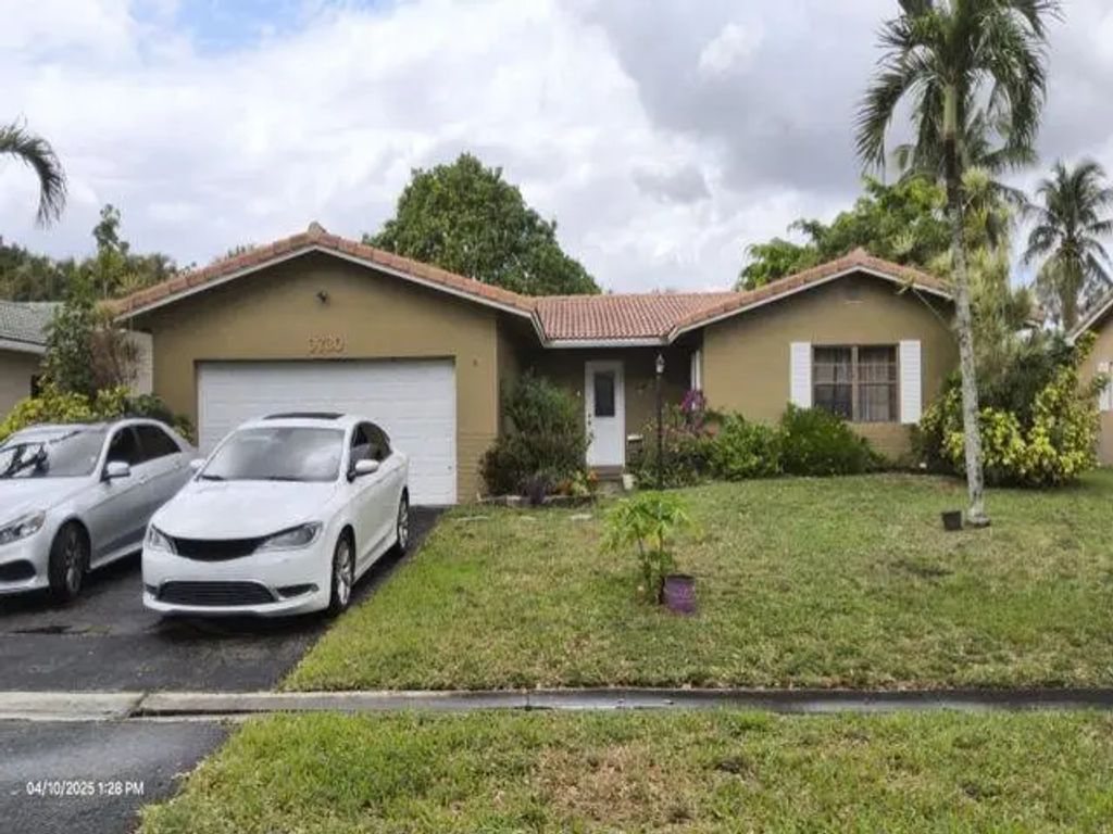 3730 Nw 114th  Avenue, Coral Springs