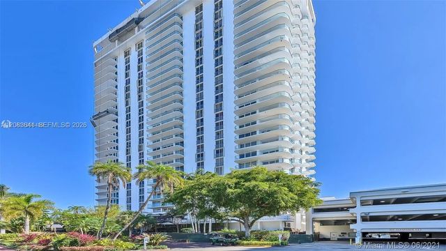 19707 Turnberry Way #4l, Aventura