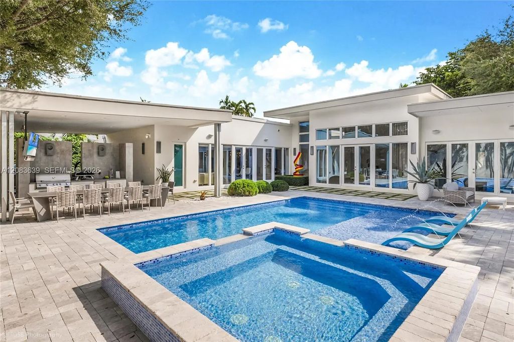 137 W Shore Drive, Miami