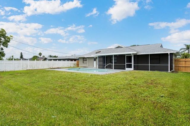 2 of 29 - 160 Sw Grove Avenue, Port St. Lucie, FL