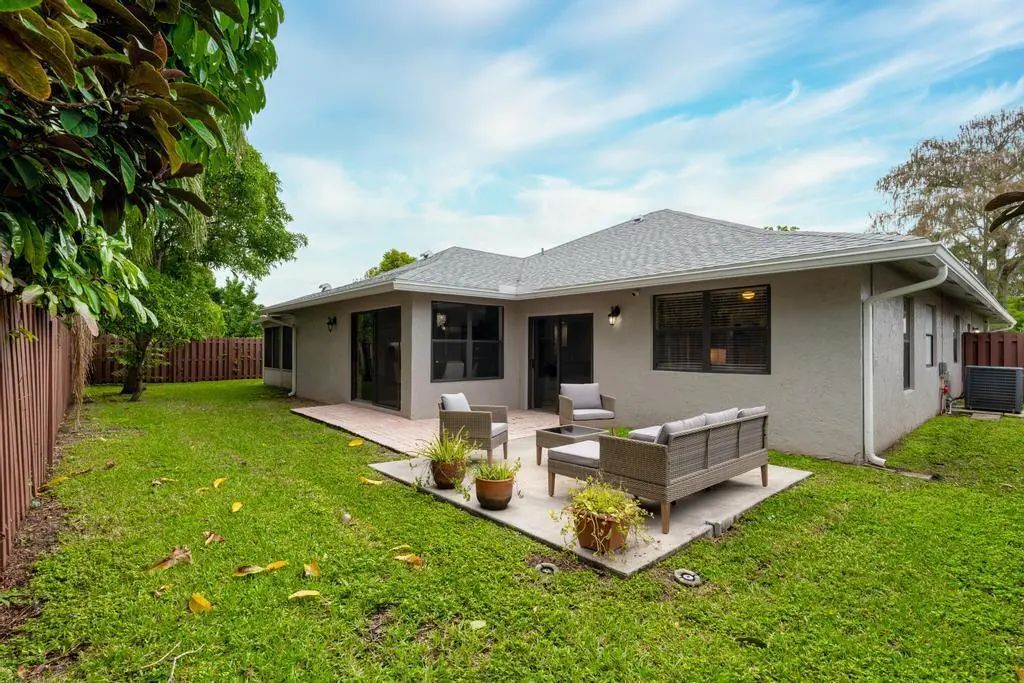 13575 Columbine Avenue, Wellington