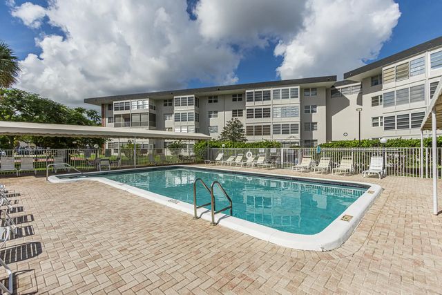 3 of 26 - 3090 Nw 46th Avenue, Lauderdale Lakes, FL
