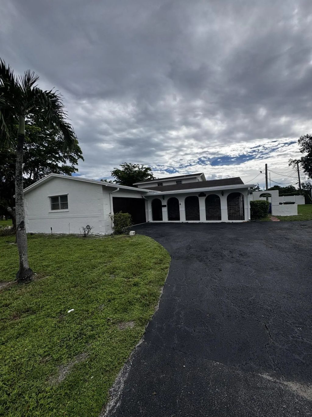 2320 Nw 30th Way, Fort Lauderdale