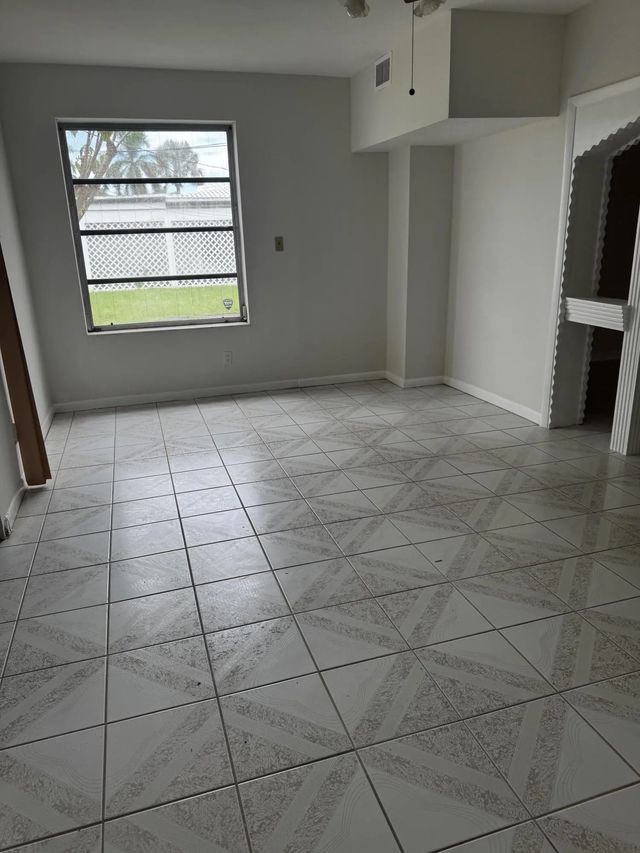 4 of 14 - 2320 Nw 30th Way, Fort Lauderdale, FL