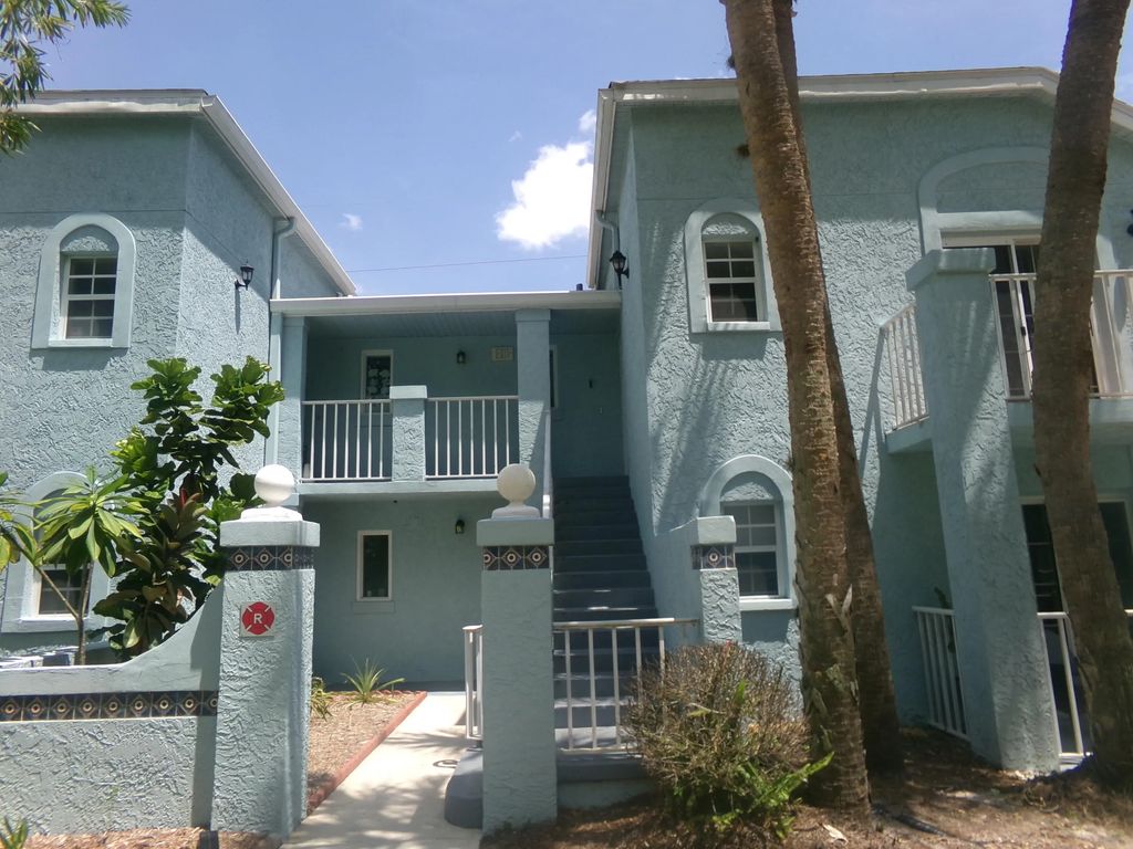1600 Se Green Acres Circle #v201, Port St. Lucie