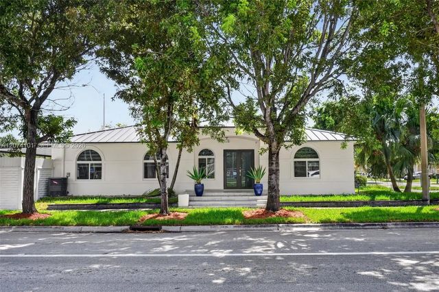 3 of 33 - 3197 W 79th Place, Hialeah, FL