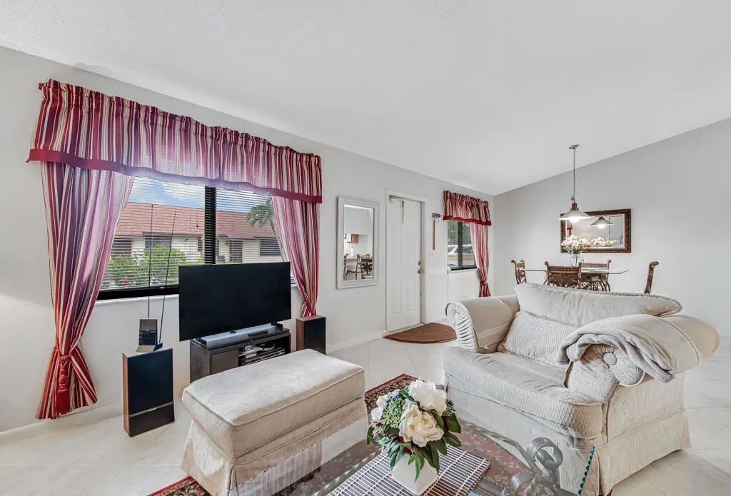 815 Andrew Redding Road #202, Lantana