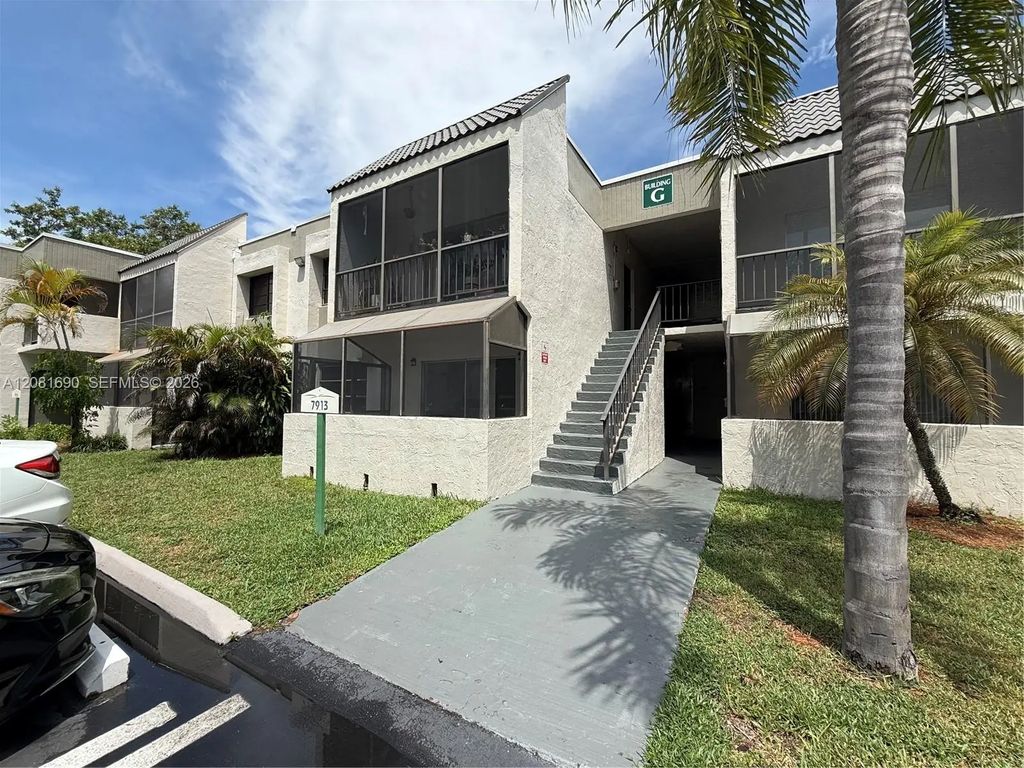7913 Sw 104th Street #105-g, Miami