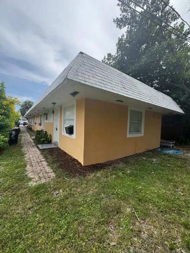 2 of 2 - 506 18th Avenue N, Lake Worth Beach, FL