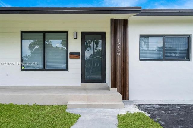 3 of 10 - 1700 Sw 71st Court, Miami, FL
