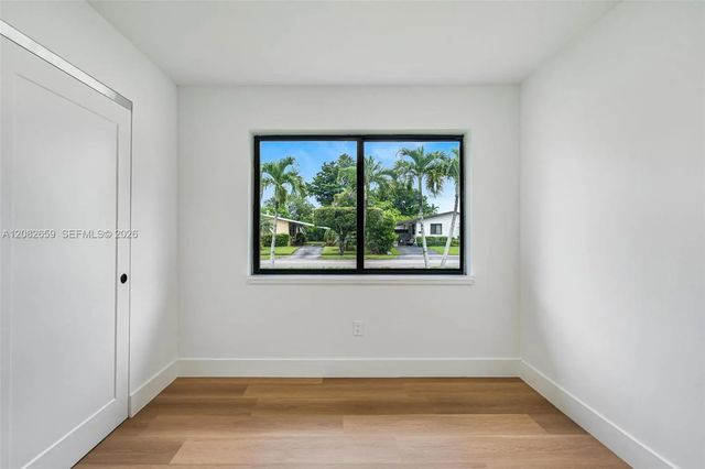5 of 10 - 1700 Sw 71st Court, Miami, FL