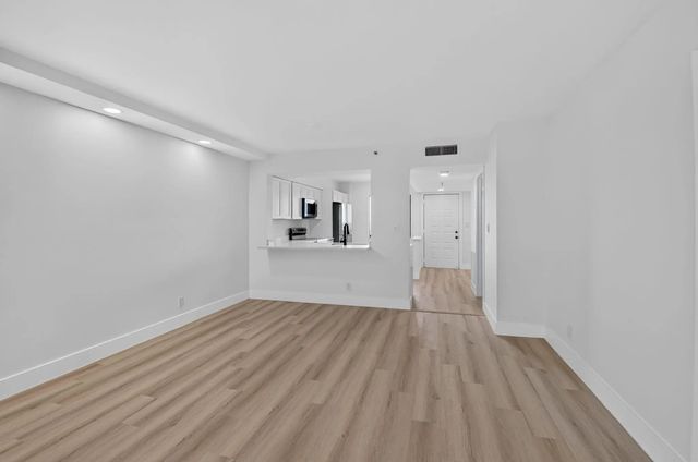 5 of 73 - 6866 Huntington Lane #707, Delray Beach, FL