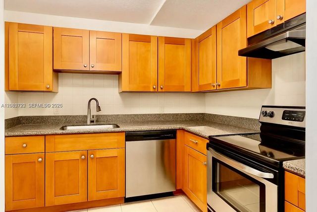 4 of 13 - 4848 Nw 24th Court #203, Lauderdale Lakes, FL