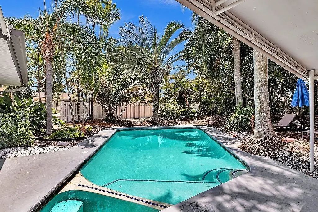 1580 Ne 35th Street, Oakland Park