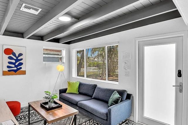 4 of 13 - 1580 Ne 35th Street, Oakland Park, FL