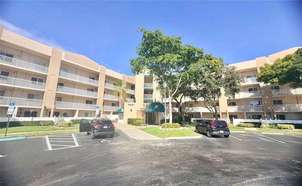 9587 Weldon Circle #b204, Tamarac
